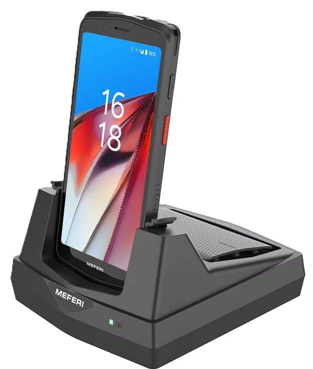 Meferi ME63 tr&ecirc;n đế sạc